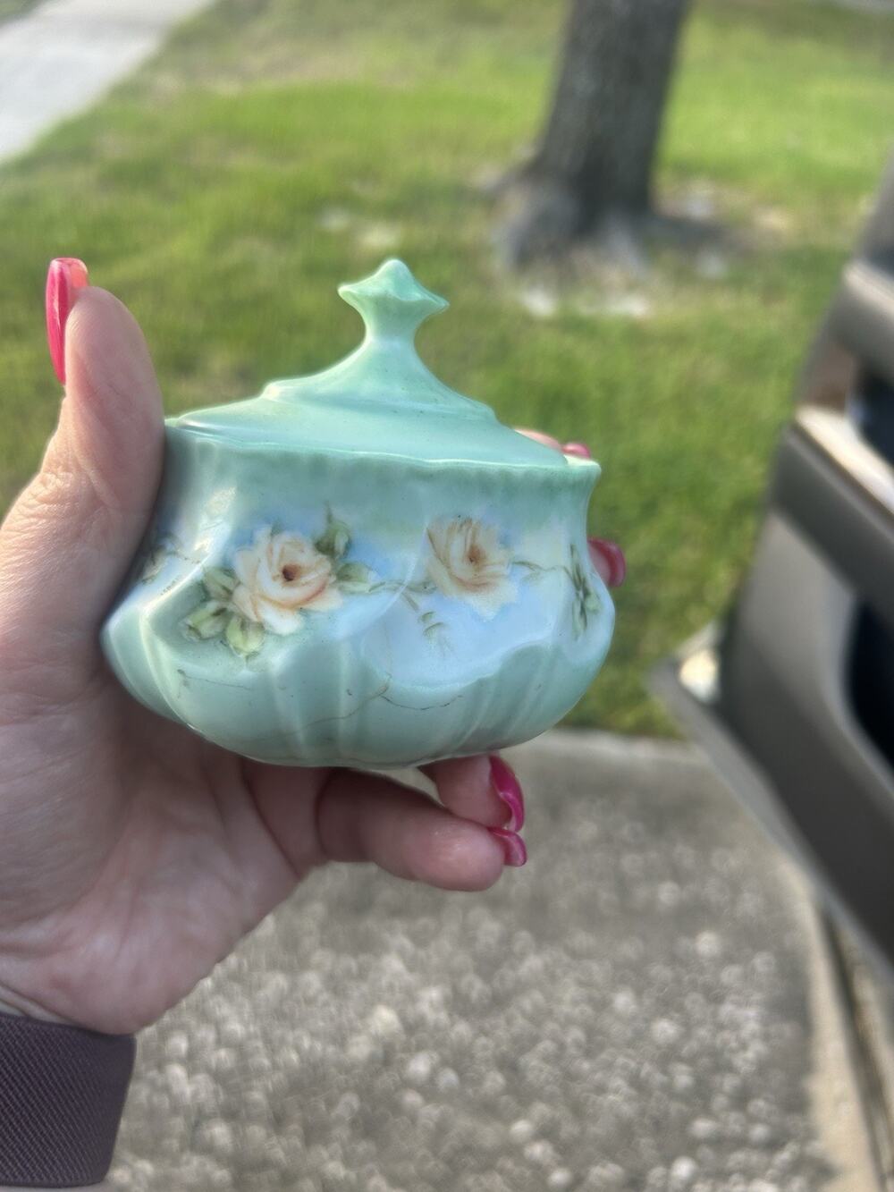 Green/White Glossy Ceramic Floral Lidded Trinket Jar, Flowers Theme